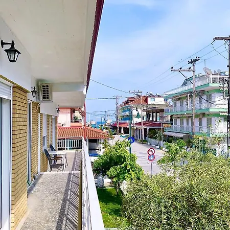 Seaside Family With Wraparound Balcony - Blue Zone Homes Lägenhet Olympiakí Aktí