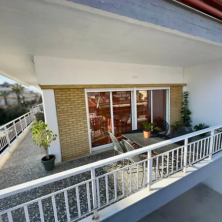 Seaside Family With Wraparound Balcony - Blue Zone Homes Lägenhet