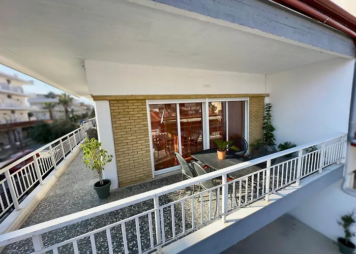 Seaside Family With Wraparound Balcony - Blue Zone Homes Lejlighed