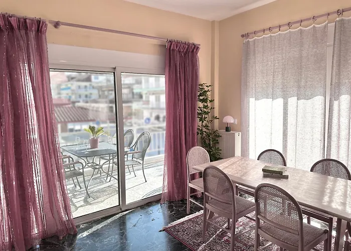 Seaside Family With Wraparound Balcony - Blue Zone Homes Lejlighed Olympiakí Aktí